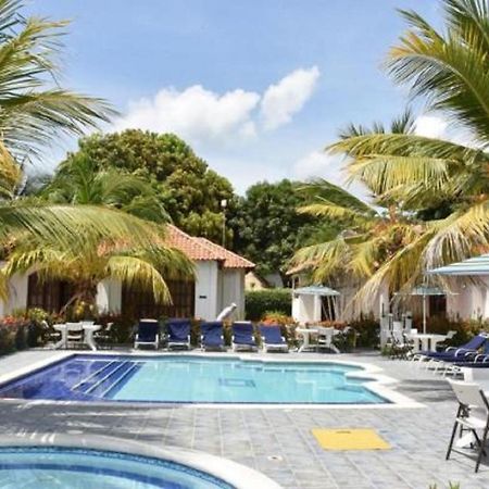 Condominio Atlantis Coveñas Eksteriør billede